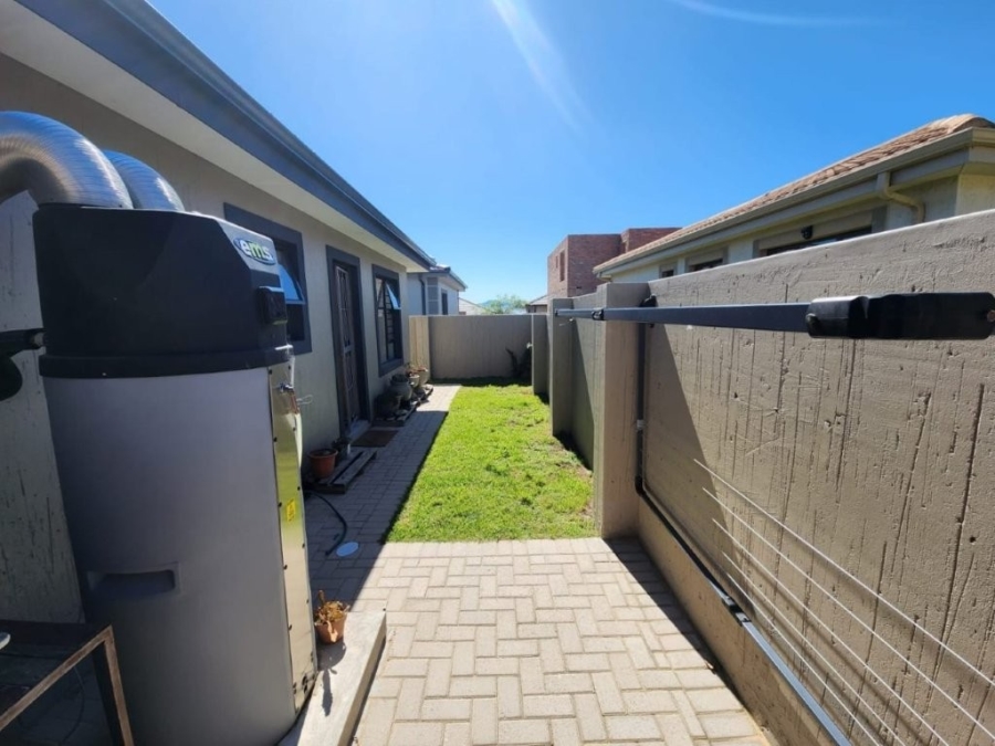 2 Bedroom Property for Sale in Dana Bay Western Cape